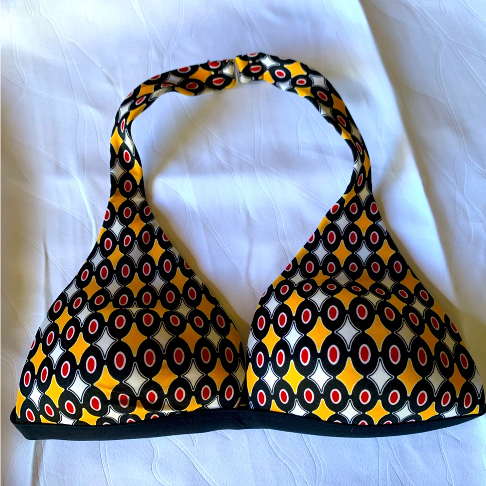 Victoria’s Secrets bikini top